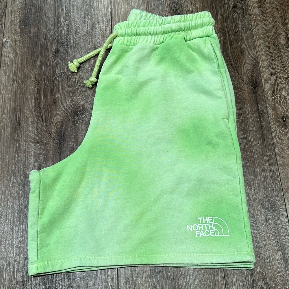 The North Face Tye Dye Pull Up Shorts size: Medium